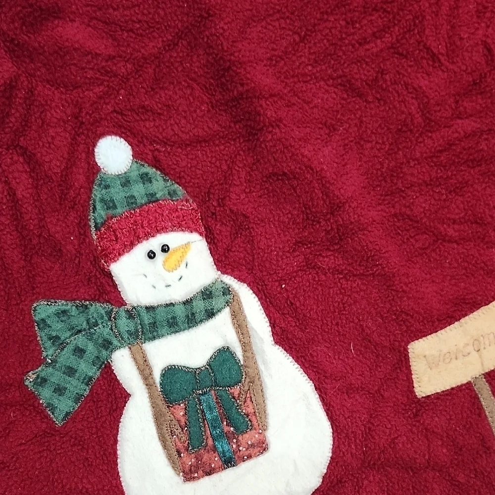 Vintage Tapete to Place Under a Handmade Christmas Tree